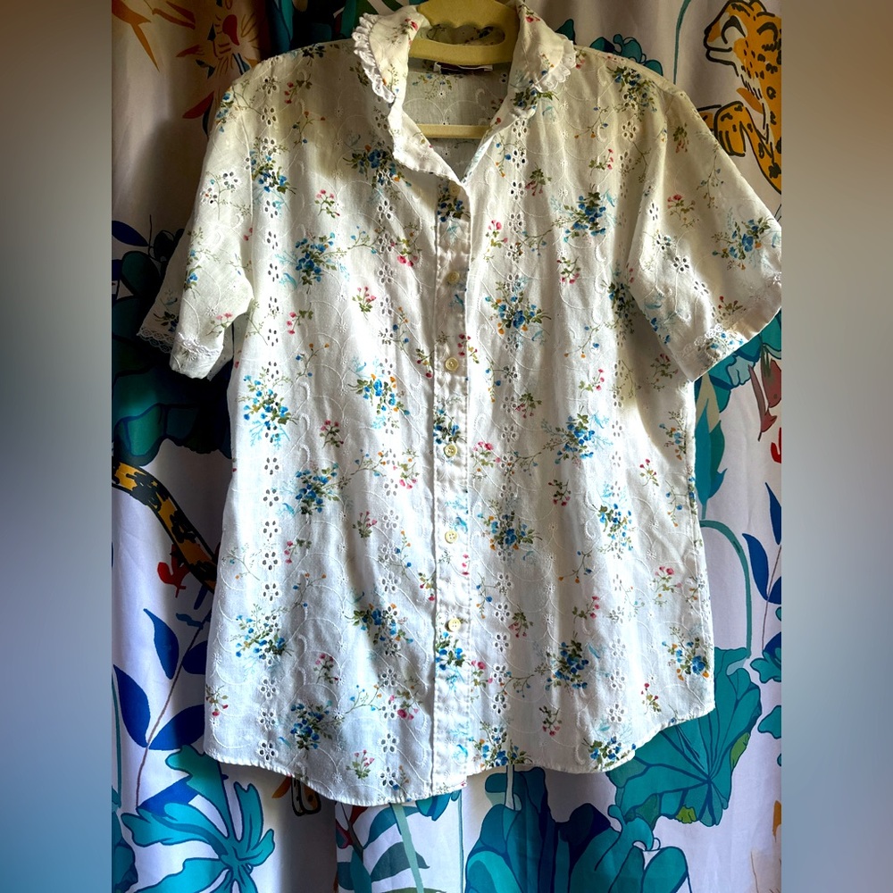 Vintage Shapely Button Down Floral Top Sz 12